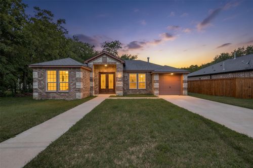 343 N Morris St, Gainesville, TX, 76240-4207 | Card Image