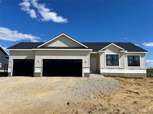 7515 Country Creek Ln, Cedar Rapids, IA, 52403 | Card Image