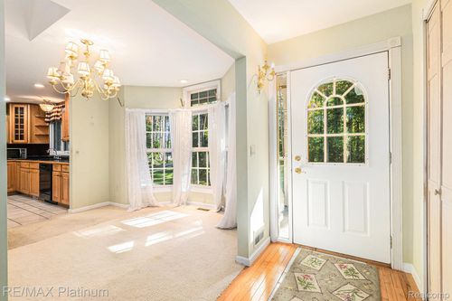 9151 Pineview Lake Court, Argentine Township, MI, 48451 | Card Image