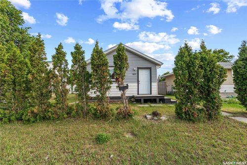 917 Dewdney Avenue E, Regina, SK, S4N0C7 | Card Image