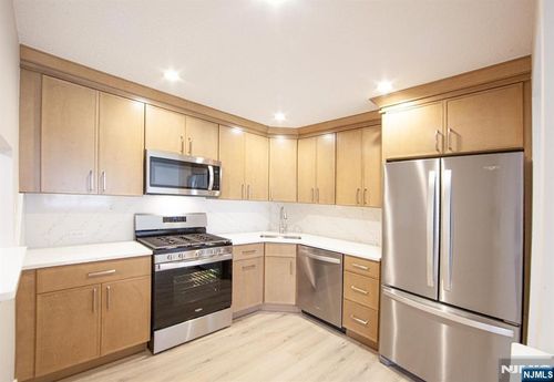 327 Penns Way, Basking Ridge, NJ, 07920-3037 | Card Image