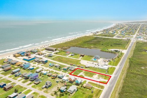323 Ocean Ave, Surfside Beach, TX, 77541-8950 | Card Image