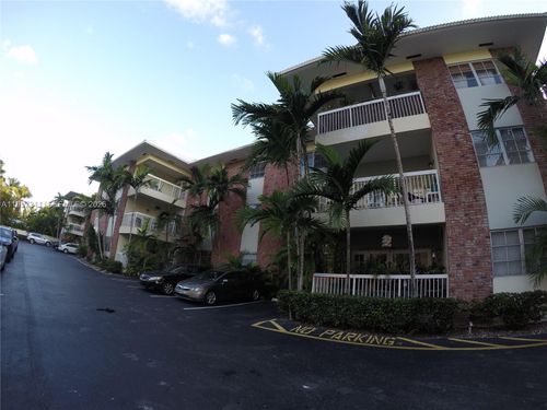 apt-110b-2424 Se 17th St, Fort Lauderdale, FL, 33316-3123 | Card Image