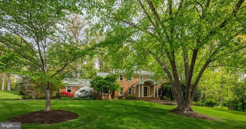 7908 Foxhound Rd, MCLEAN, VA, 22102-2403 | Card Image