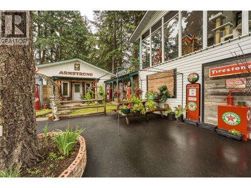 3304 Sidney Crescent, Spallumcheen, BC, V4Y0S7 | Card Image