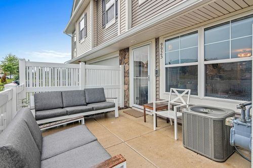 9925 5th Street Ln N, Lake Elmo, MN, 55042-2002 | Card Image