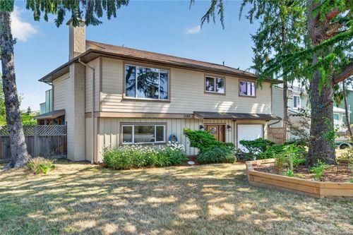 2188 Calvin Ave, Sidney, BC, V8L4C3 | Card Image