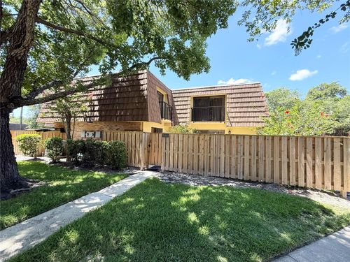 436-5282 Cypress Court, ORLANDO, FL, 32811 | Card Image