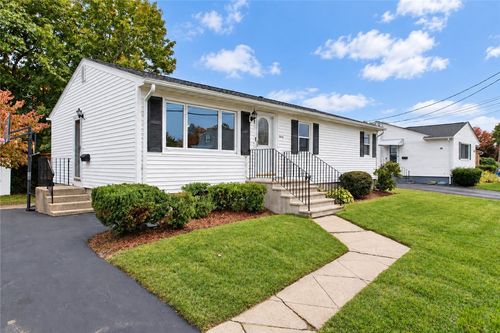 90 Jacksonia Dr, North Providence, RI, 02911-1424 | Card Image