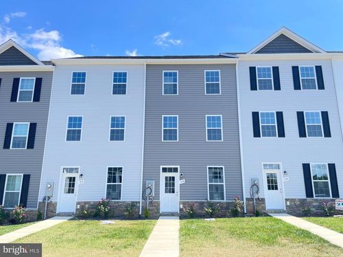 18 Snowdrop Ct, KEARNEYSVILLE, WV, 25430-7701 | Card Image