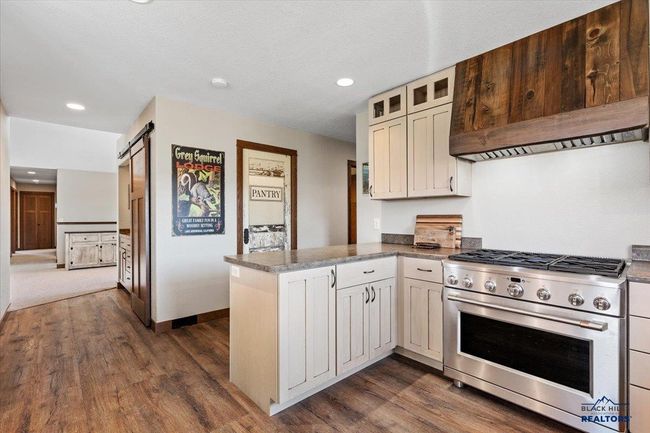 10226 Buena Vista Ln, House other with 6 bedrooms, 4 bathrooms and null parking in Belle Fourche SD | Image 9