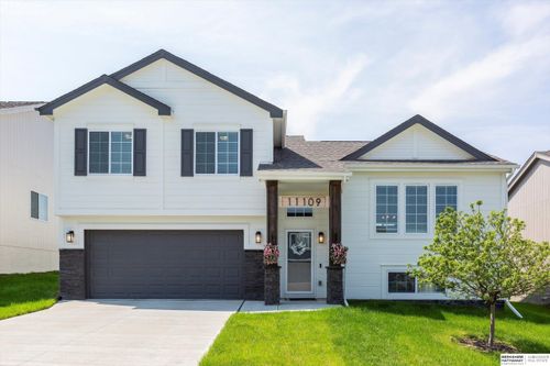 11109 Sunrise St, Omaha, NE, 68142-1828 | Card Image