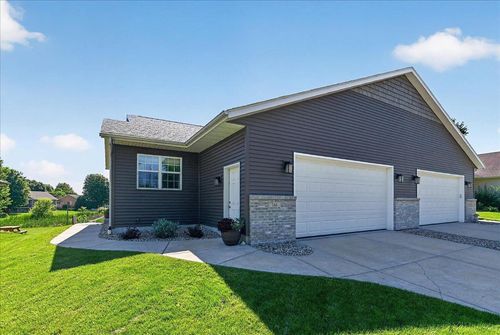 746 Thompson Drive, Oregon, WI, 53575 | Card Image