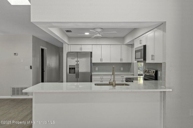 2152 Danforth Rd, House other with 3 bedrooms, 2 bathrooms and null parking in SPRING HILL FL | Image 16