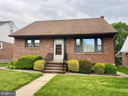 1242 Commonwealth Blvd, READING, PA, 19607-1718 | Card Image