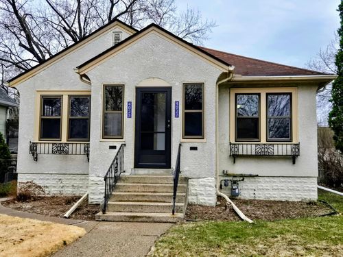 4025 42nd Ave S, Minneapolis, MN, 55406-3528 | Card Image