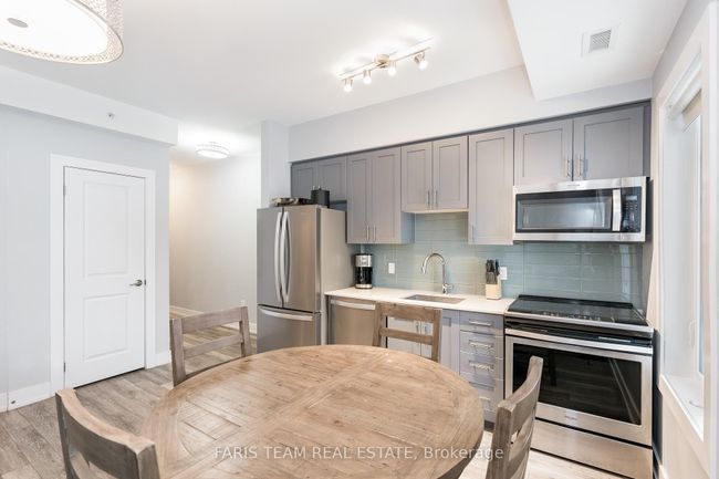 218 - 25 Pen Lake Point Rd, Condo with 1 bedrooms, 1 bathrooms and 2 parking in Huntsville ON | Image 6