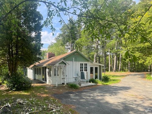 32 Hollow Rd, Wales, MA, 01081-9755 | Card Image