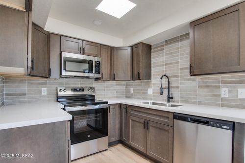 2761 S Brandywine Ln, Tucson, AZ, 85730-1333 | Card Image