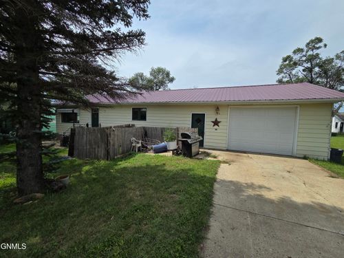 314 College St, Flasher, ND, 58535-7219 | Card Image