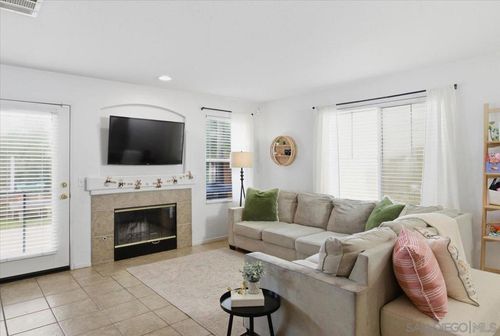 1964 Arbor Gln, Escondido, CA, 92025-6661 | Card Image