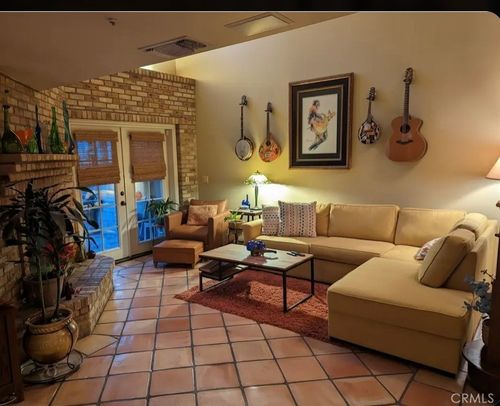 16287 Maricopa Ln, Apple Valley, CA, 92307-7809 | Card Image