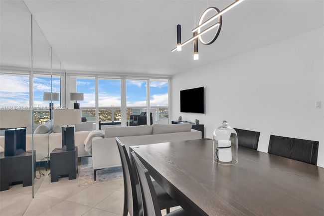 APT-3332 - 1717 N Bayshore Dr, Condo with 2 bedrooms, 2 bathrooms and null parking in Miami FL | Image 6