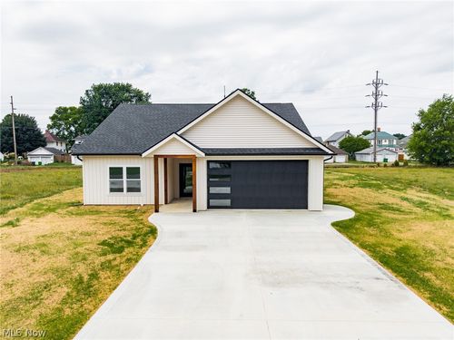 589 S 12th Street, Coshocton, OH, 43812 | Card Image