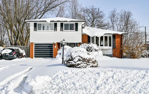 7 Graham Crt, Ajax, ON, L1S1H6 | Card Image