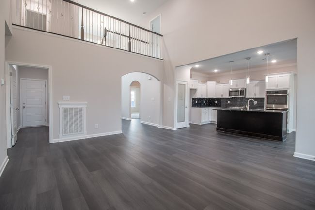 EXAMPLE>>>Open Layout and Views from the Catwalk above! | Image 9