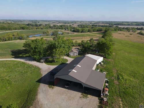 option-3-24298 split 3 M Rd, Holton, KS, 66436 | Card Image