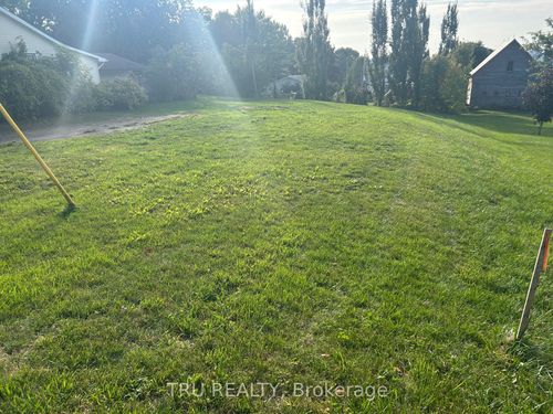 9 Wellington St W, Athens, ON, K0E1B0 | Card Image