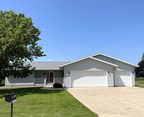 720 Plum Ave, Windom, MN, 56101-1693 | Card Image