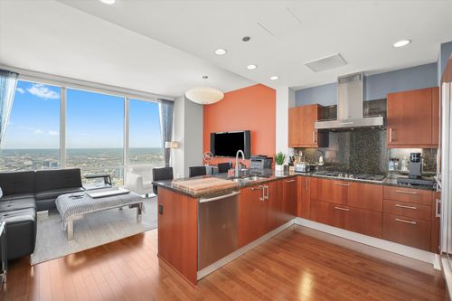 unit-66c-401 N Wabash Ave, Chicago, IL, 60611-3840 | Card Image