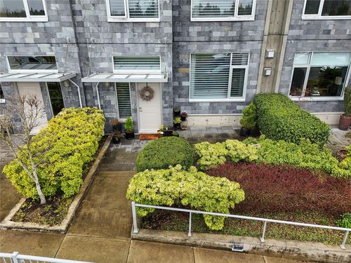 5336 Sayward Hill Cres, Saanich, BC, V8Y3H8 | Card Image