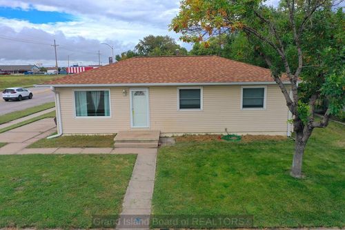 3228 W 16th St, Grand Island, NE, 68803-2421 | Card Image