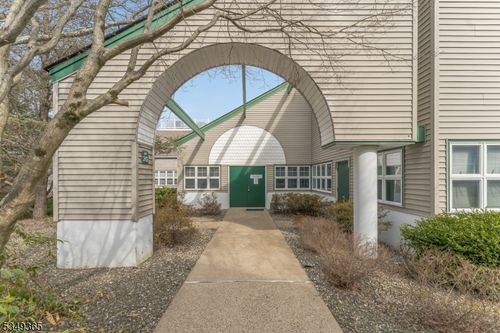 385 State Route 24, Chester, NJ, 07930-2918 | Card Image