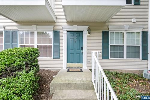 2054 Charles Ct, Mahwah, NJ, 07430-3800 | Card Image