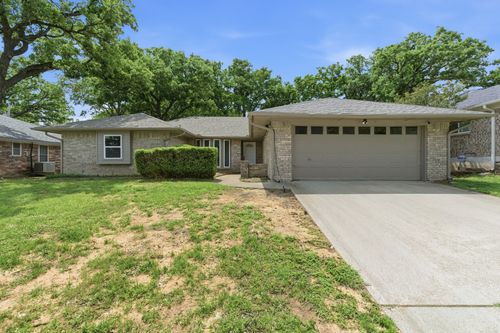 5718 Overridge Dr, Arlington, TX, 76017-1140 | Card Image
