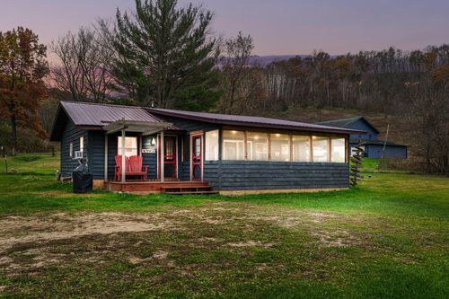 865 S Us Highway 61, READSTOWN, WI, 54652-8001 | Card Image