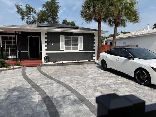 210 49th Street N, St Petersburg, FL, 33710 | Card Image