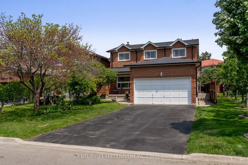 17 Whitehaven Dr, Brampton, ON, L6Z2R5 | Card Image