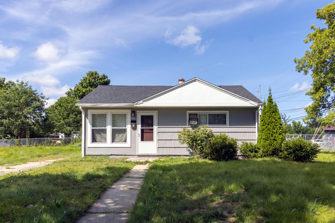 Carmen Ave, Milwaukee, WI 53218