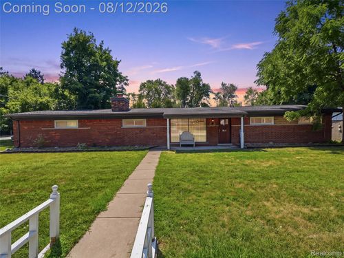 1640 Beverly Blvd, Walled Lake, MI, 48390-2522 | Card Image