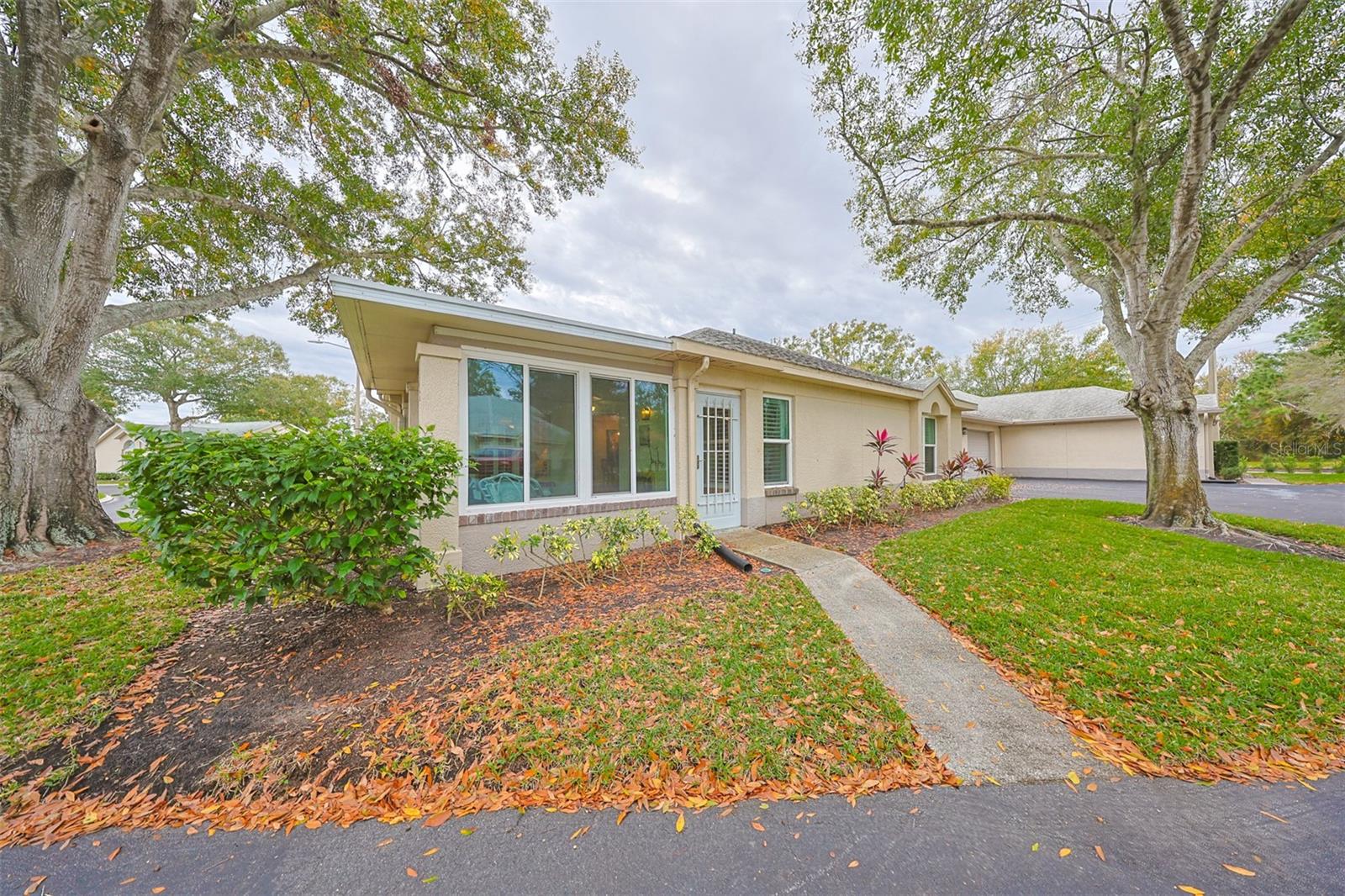 Golfview Woods Dr, Sun City Center, FL 33573