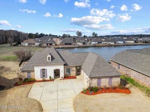 142 Camden Shrs, Madison, MS, 39110-4122 | Card Image