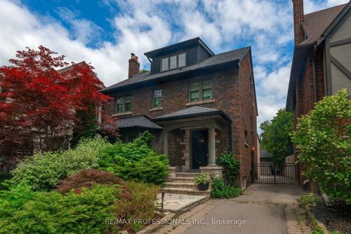 61 Grenview Blvd N, Etobicoke, ON, M8X2K3 | Card Image
