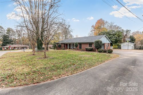 704 Marion St, Kings Mountain, NC, 28086-3528 | Card Image