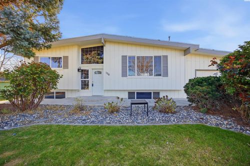 106 E 36th Ave, Kennewick, WA, 99337-5708 | Card Image