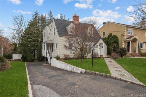 74 White Rd, Scarsdale, NY, 10583-5712 | Card Image